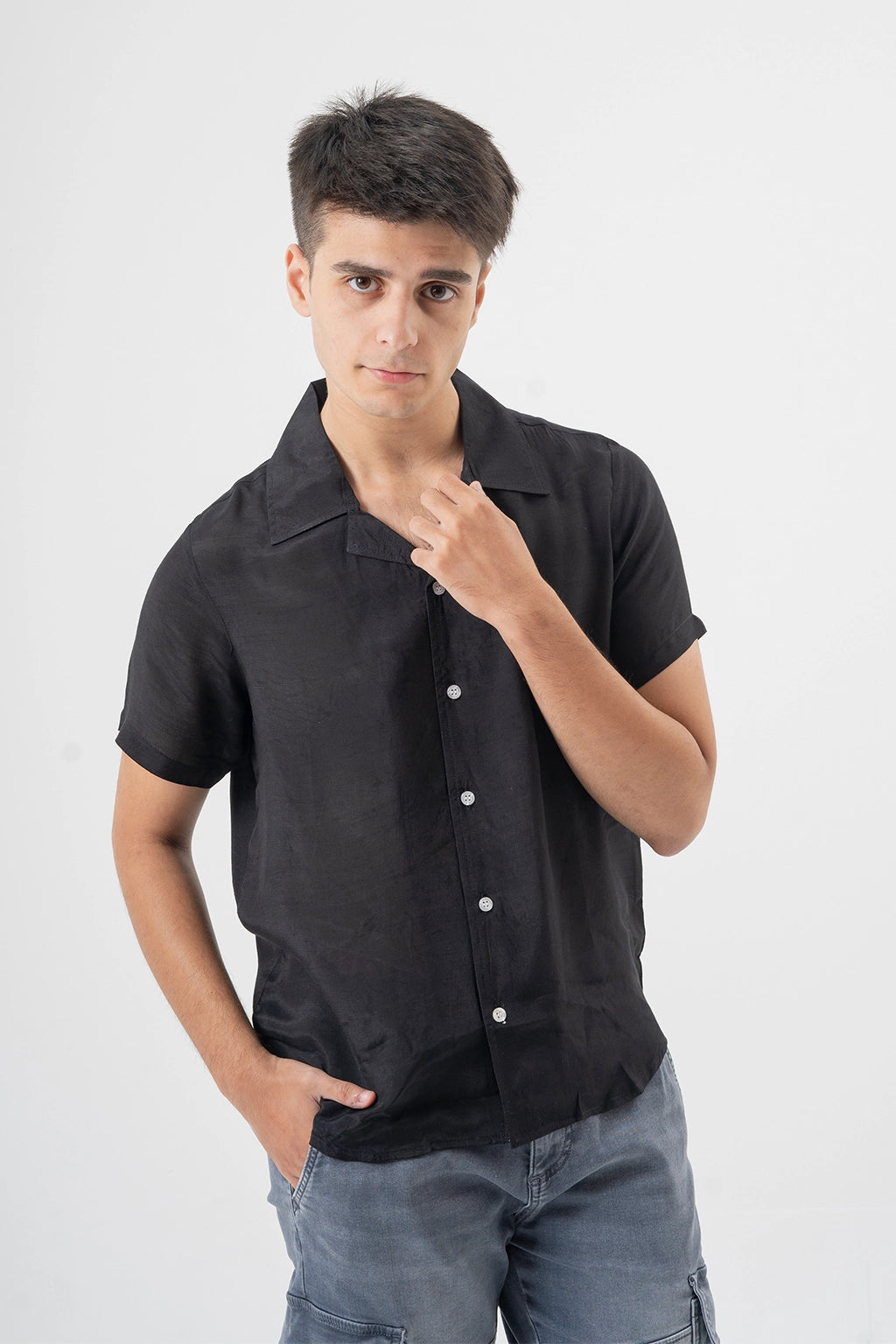 Black Short Sleeve Shirt for Urban Street Style Vibes