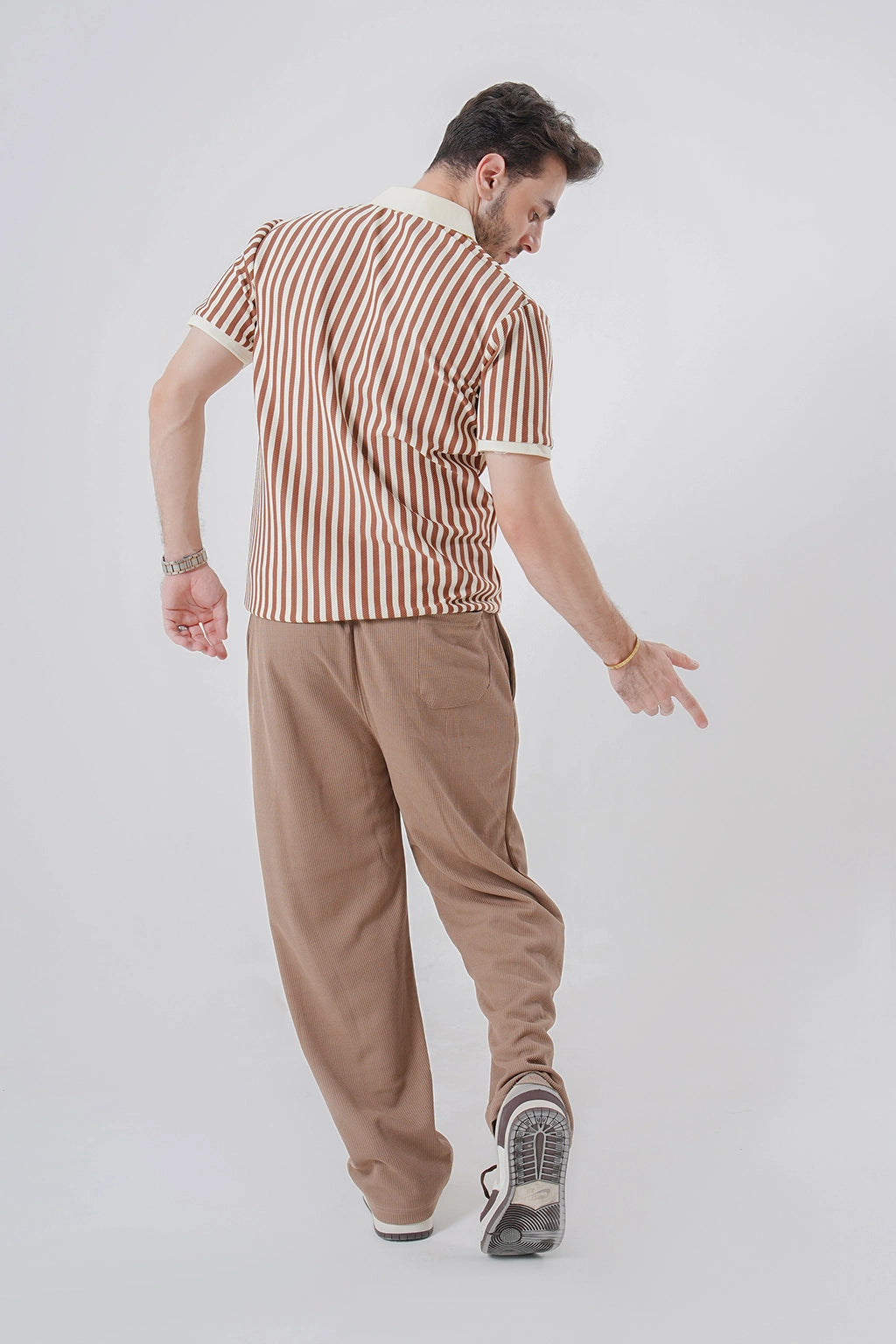 Men’s Relaxed Fit Corduroy Trousers – Caramel Brown