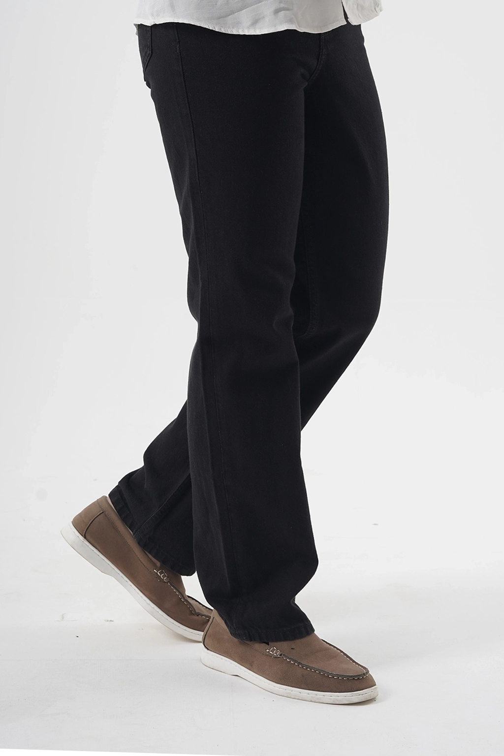 Midnight Black Straight-Leg Jeans – Effortlessly Cool