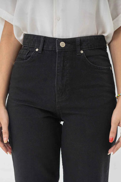 High Waist Straight Fit Black Denim Pants for a Sleek Everyday Look