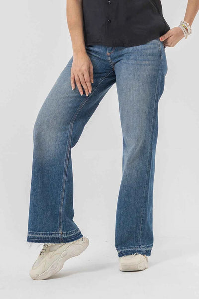 Light Wash Wide Leg Blue Jeans Effortless Denim Flare Style