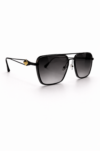 Modern Geometric Aviators – Matte Black & Smoke Gradient Ecowears.pk