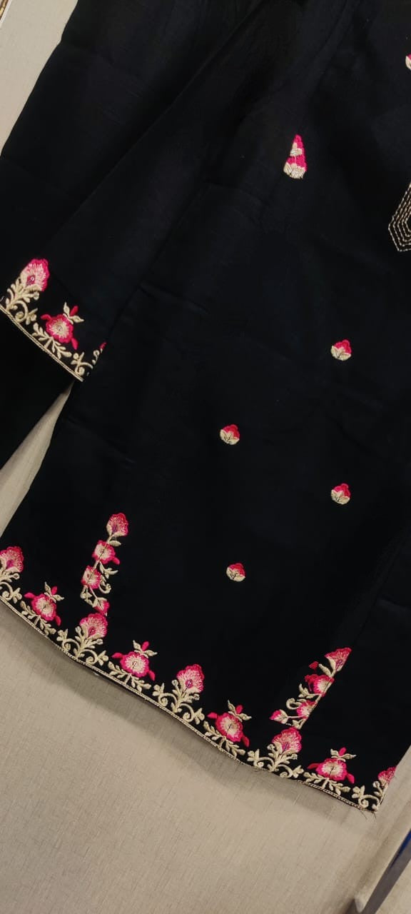 Girls Khaddar Embroidered suit - Black.